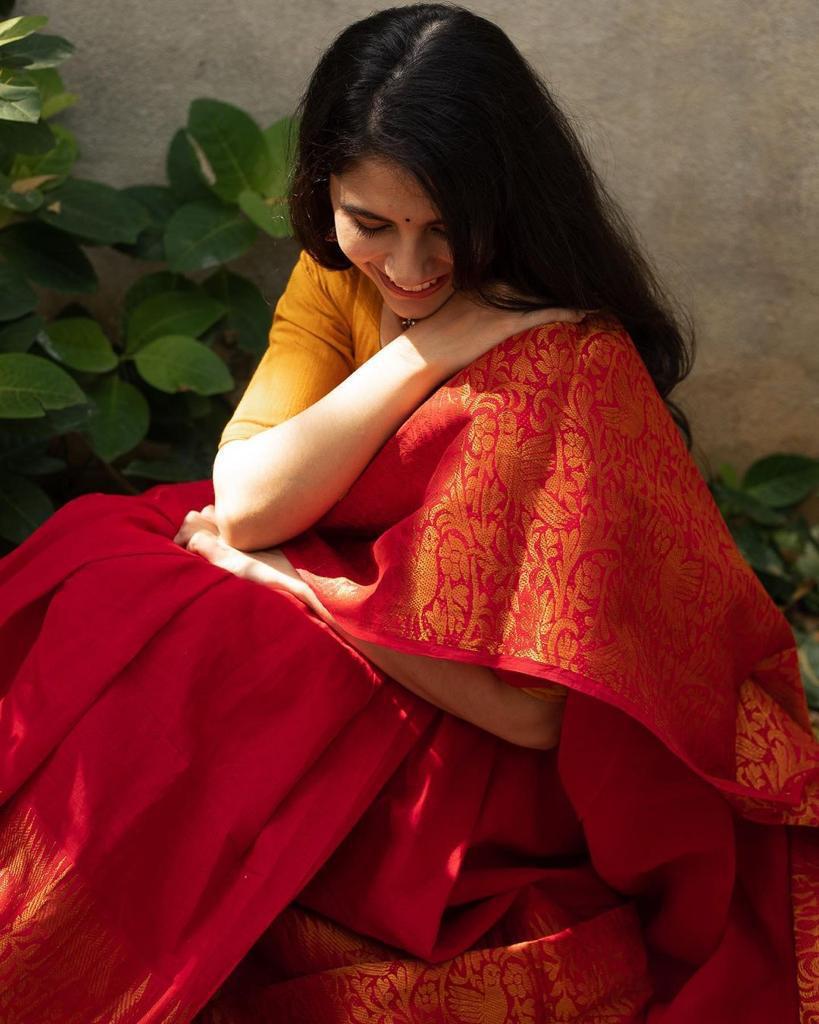 Kala Niketan Festive Wear Woven Art Silk Saree