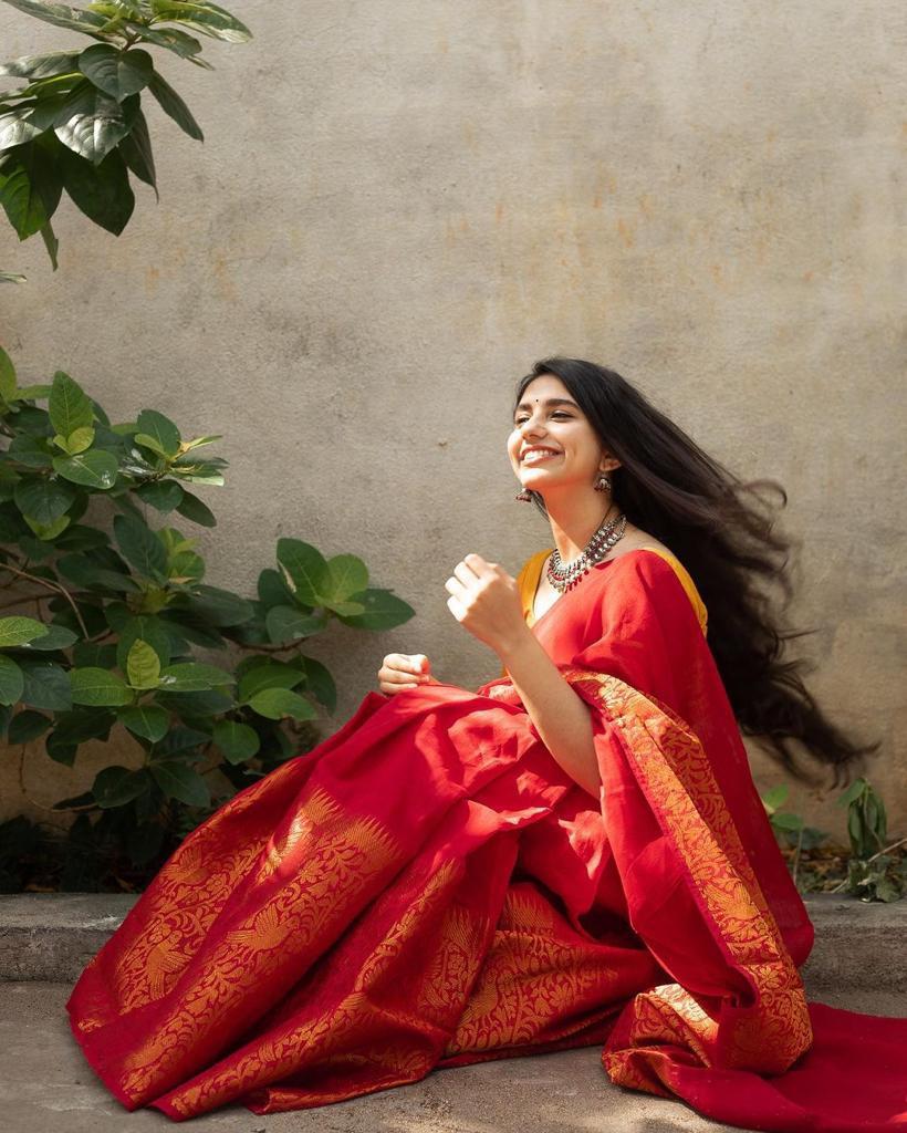 Kala Niketan Festive Wear Woven Art Silk Saree