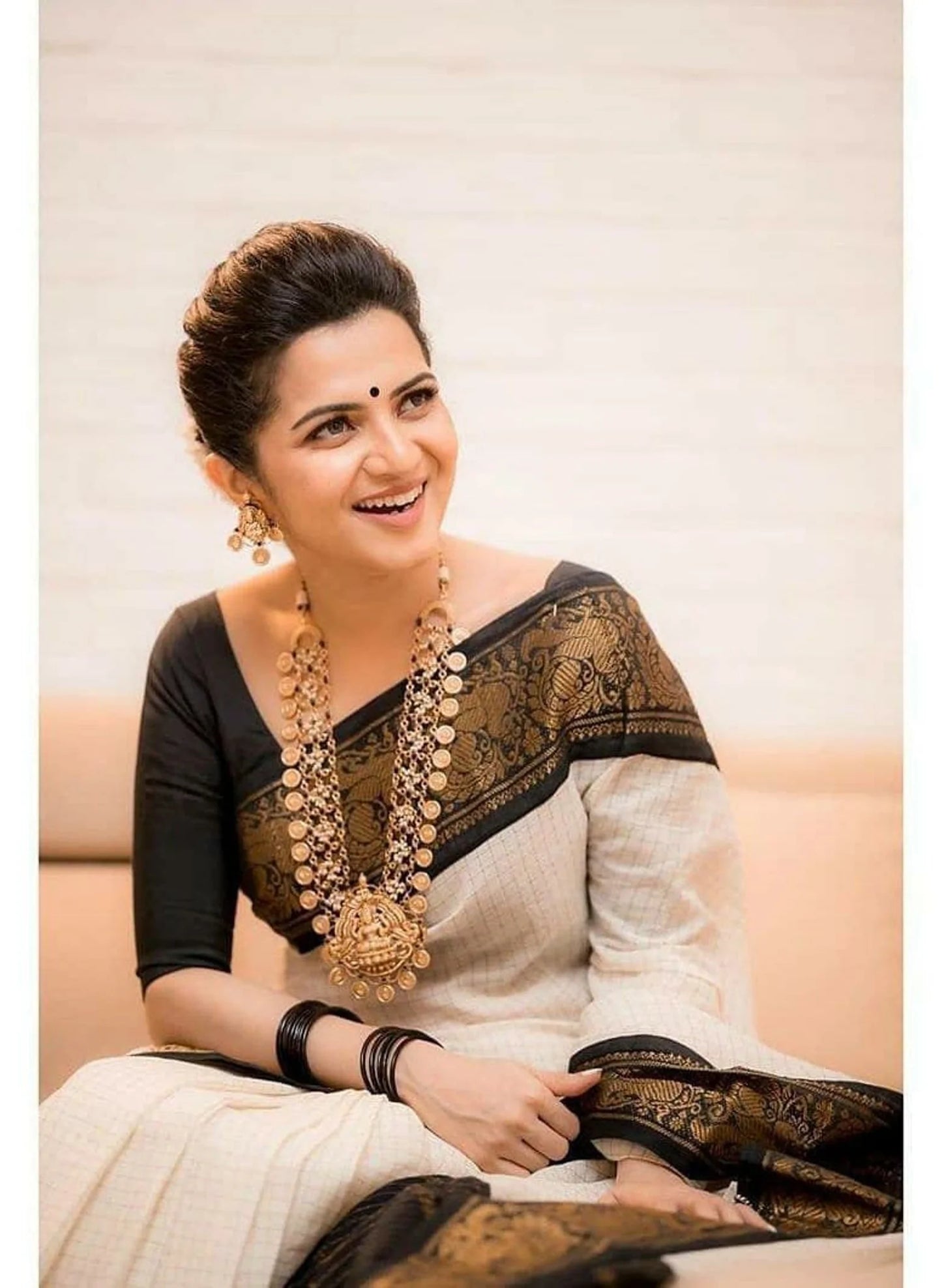 Kala Niketan Beautiful Cream White soft silk saree With Blouse