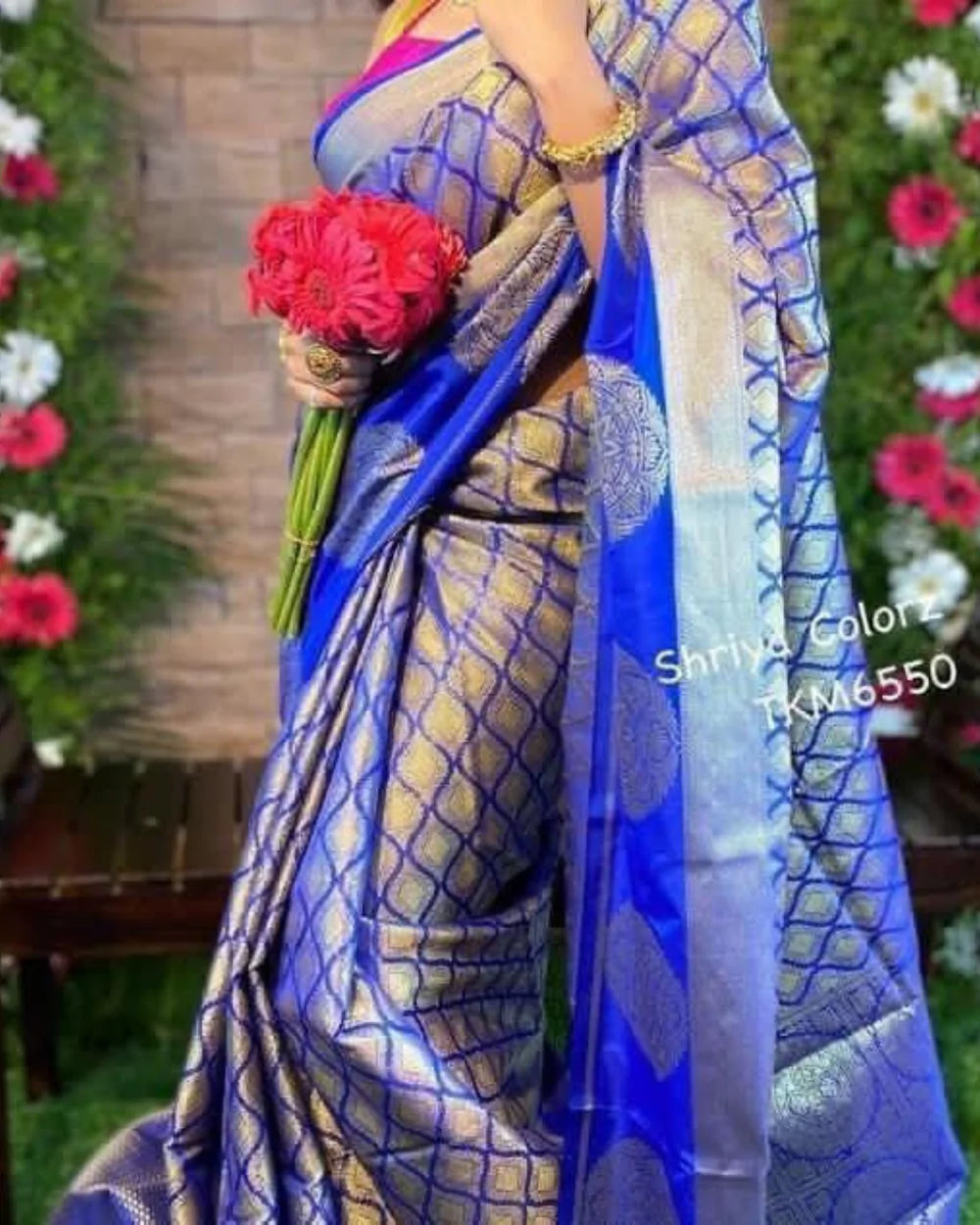 SNEHA KANCHIPURAM SILK SAREE WITH GOLDEN ZARI PALLU
