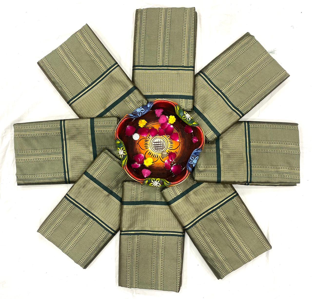Kala Niketan Green Velly Archaic Traditional Kanchi Soft Silk Sari With Attached Blouse