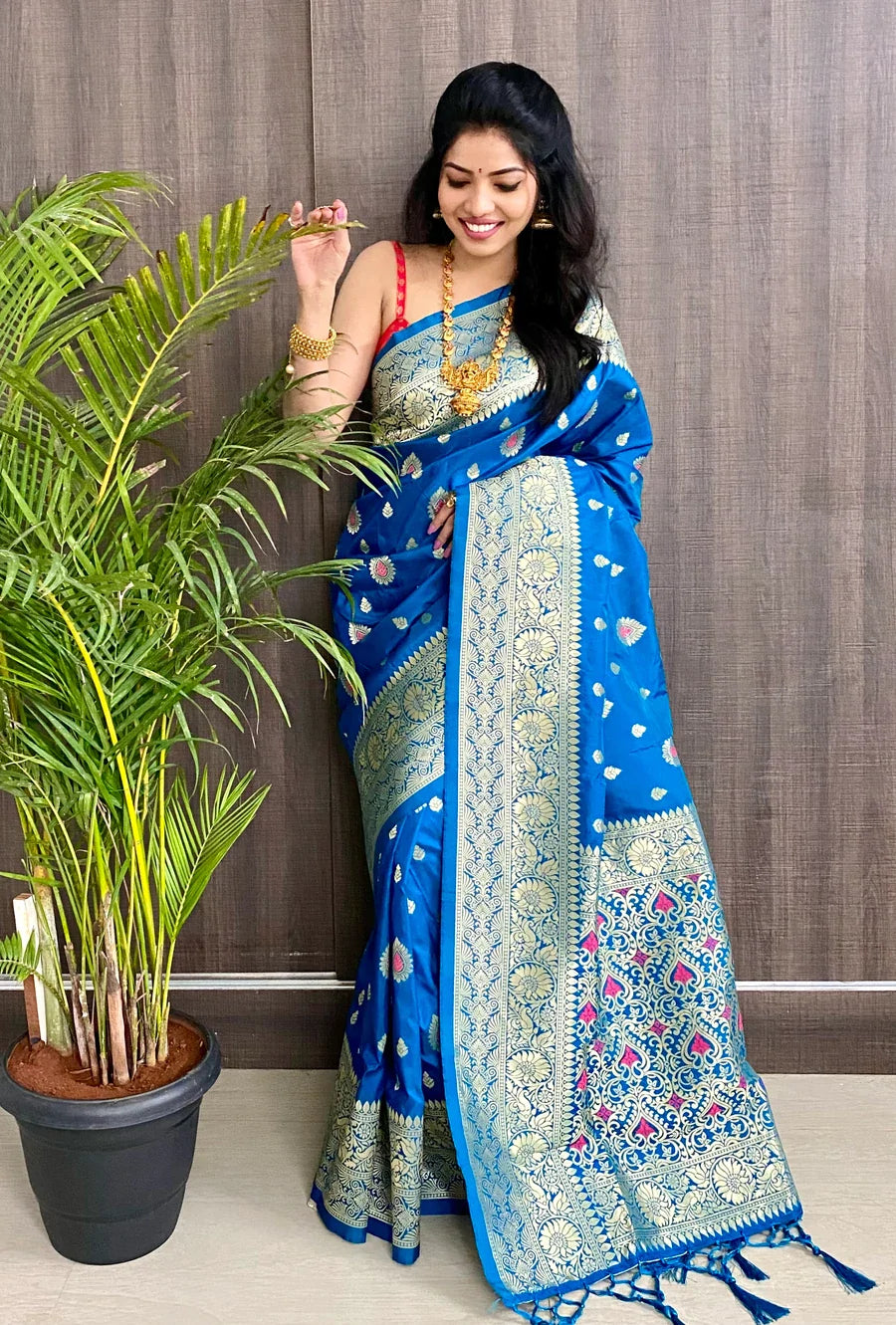 Kala Niketan Yellow Smooth Silk Saree With Golden Zari Border